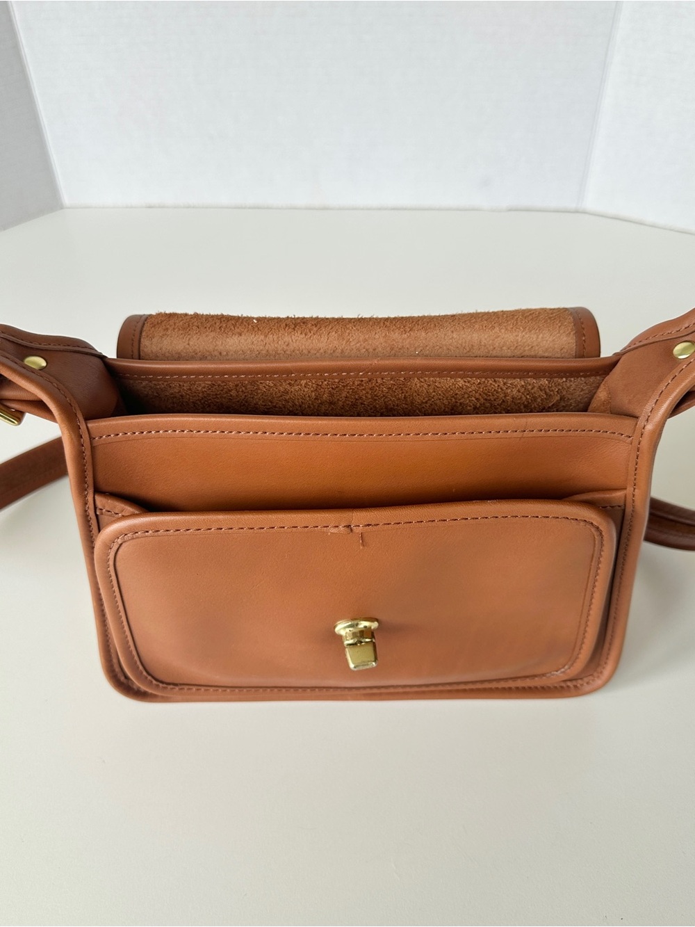 Coach Rambler Tan Leather Flap Crossbody Bag Turn-Lock Closure Handbag - Picture 13 of 16